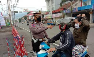 Jajaran Polsek Sumedang Utara Sosialisasikan Penerapan AKB 